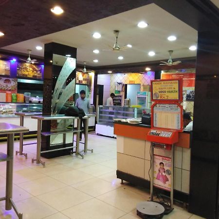 Hotel Vandematharam Bangalore Buitenkant foto