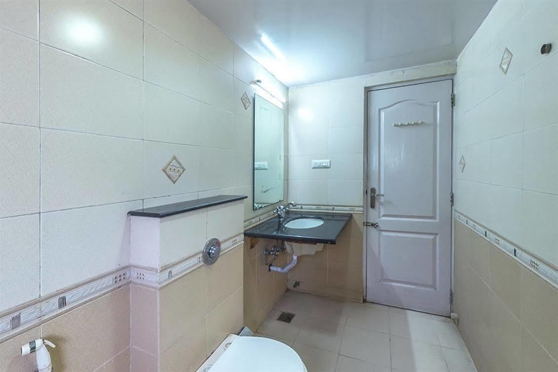 Hotel Vandematharam Bangalore Buitenkant foto